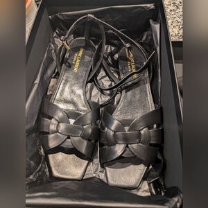 Yves Saint Laurent Flat Tribute Ankle Strap Sandal 39.5 PRISTINE.